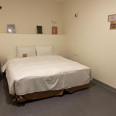 Skyone Hotel Kaohsiung Bagian luar foto