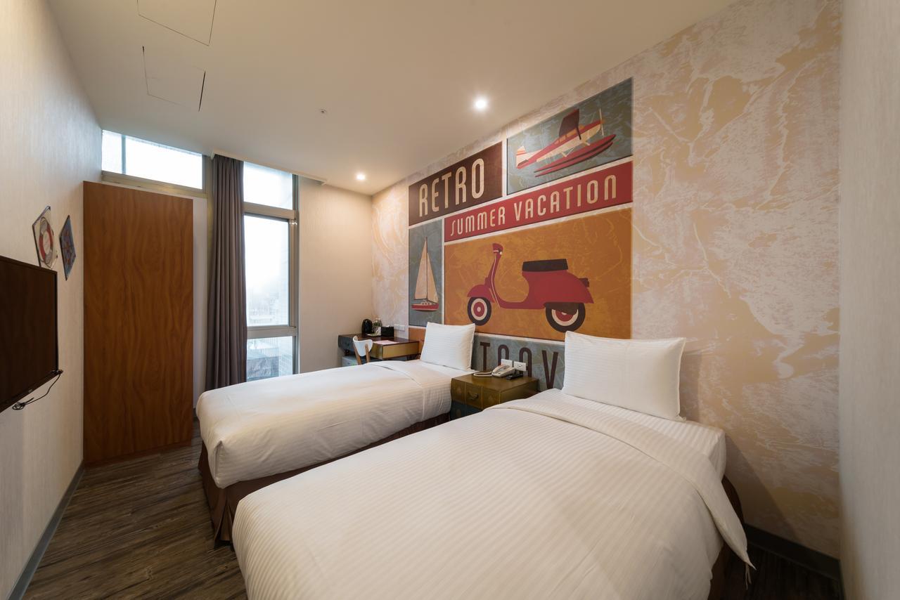 Skyone Hotel Kaohsiung Bagian luar foto