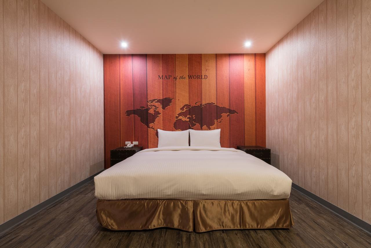 Skyone Hotel Kaohsiung Bagian luar foto