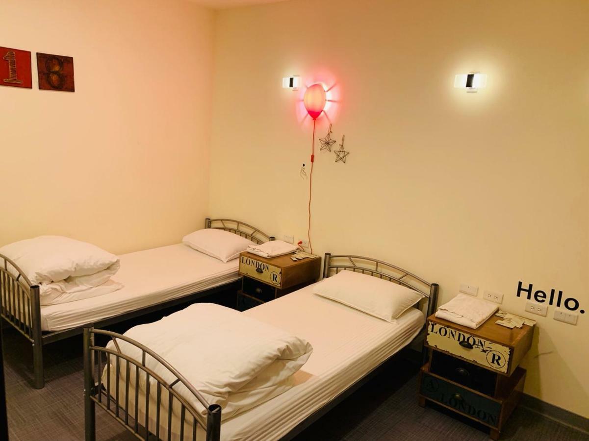 Skyone Hotel Kaohsiung Bagian luar foto