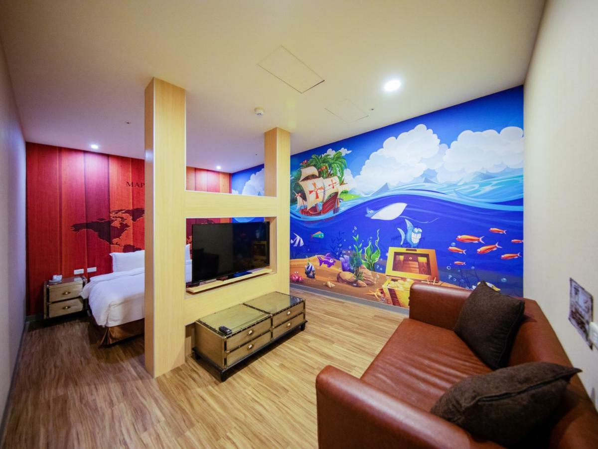 Skyone Hotel Kaohsiung Bagian luar foto
